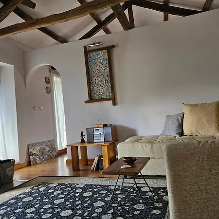 Balkan Barn *