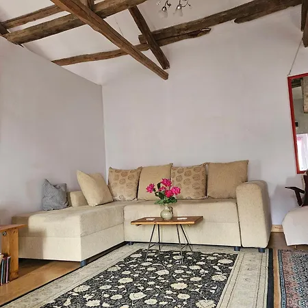 Balkan Barn * Tŭzha